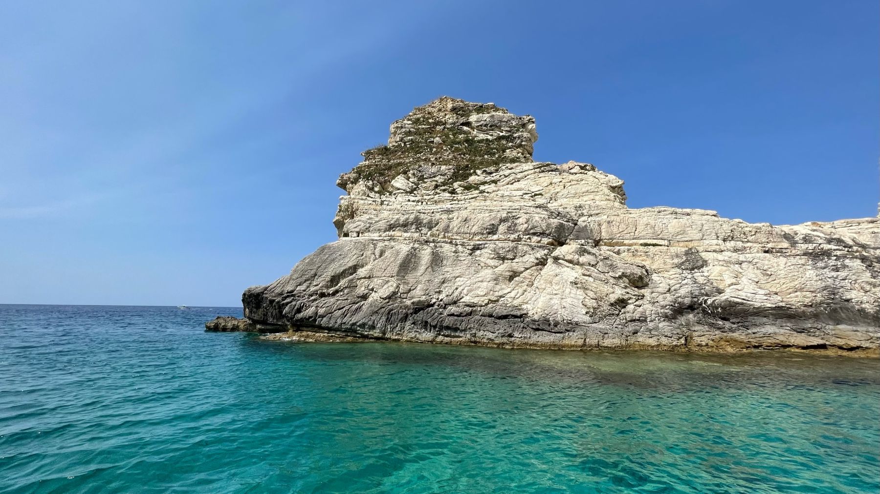Paxi: Holiday Guide to the green paradise of the Ionian